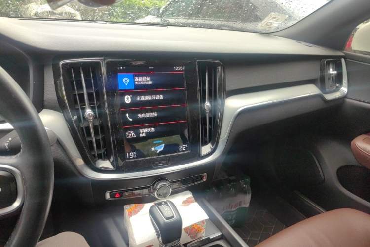 Used Volvo S60 2021 T4 Zhiyi Luxury Edition Audio And AC Panel
