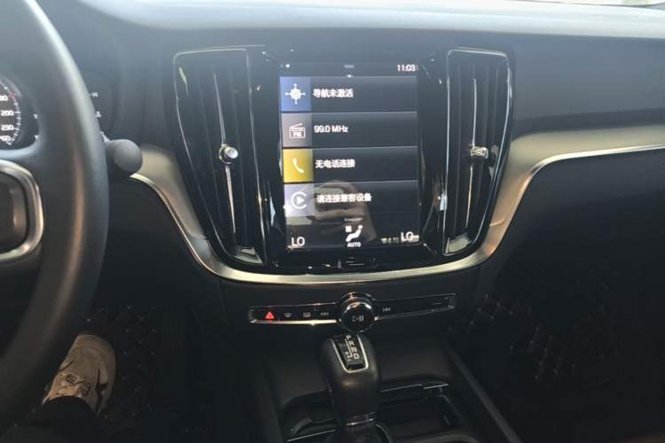 Used Volvo S60 2021 T4 Zhiyi Luxury Edition Audio And AC Panel