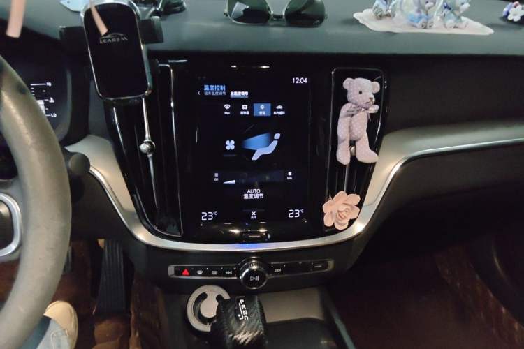Used Volvo S60 2021 T4 Zhiyi Luxury Edition Audio And AC Panel
