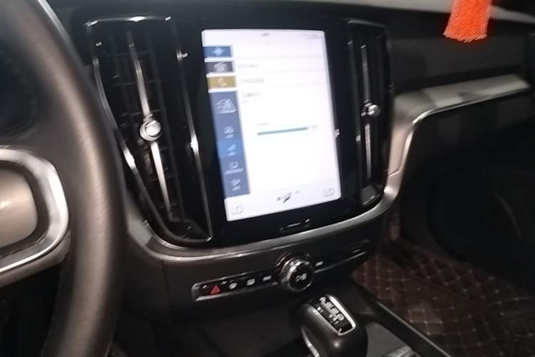 Used Volvo S60 2021 T4 Zhiyi Luxury Edition Audio And AC Panel