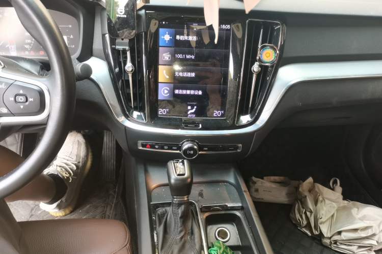 Used Volvo S60 2021 T4 Zhiyi Luxury Edition Audio And AC Panel