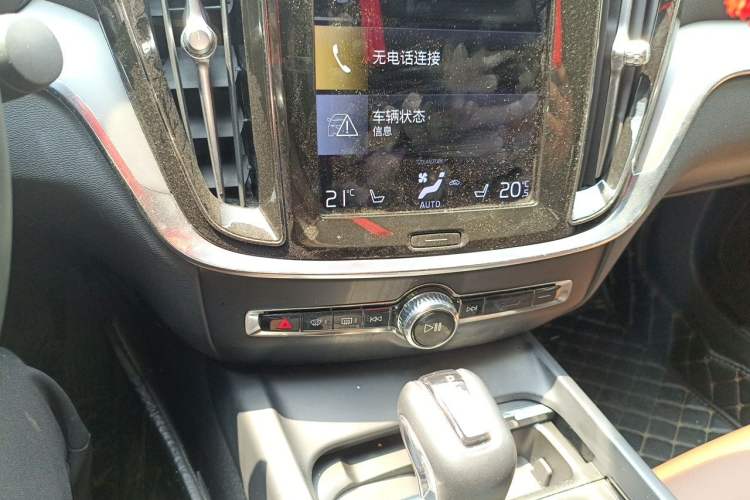 Used Volvo S60 2021 T4 Zhiyi Luxury Edition Audio And AC Panel