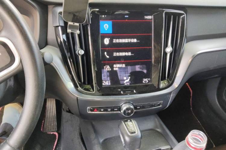 Used Volvo S60 2021 T4 Zhiyi Luxury Edition Audio And AC Panel