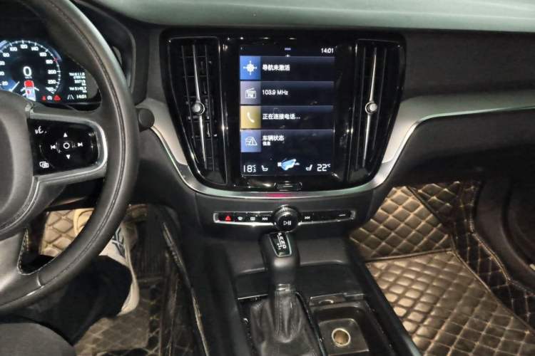 Used Volvo S60 2021 T4 Zhiyi Luxury Edition Audio And AC Panel