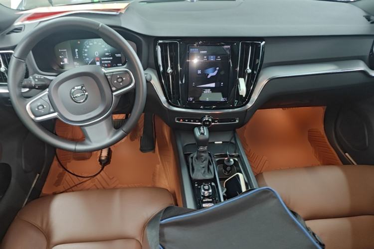 Used Volvo S60 2021 T4 Zhiyi Luxury Edition Center Console