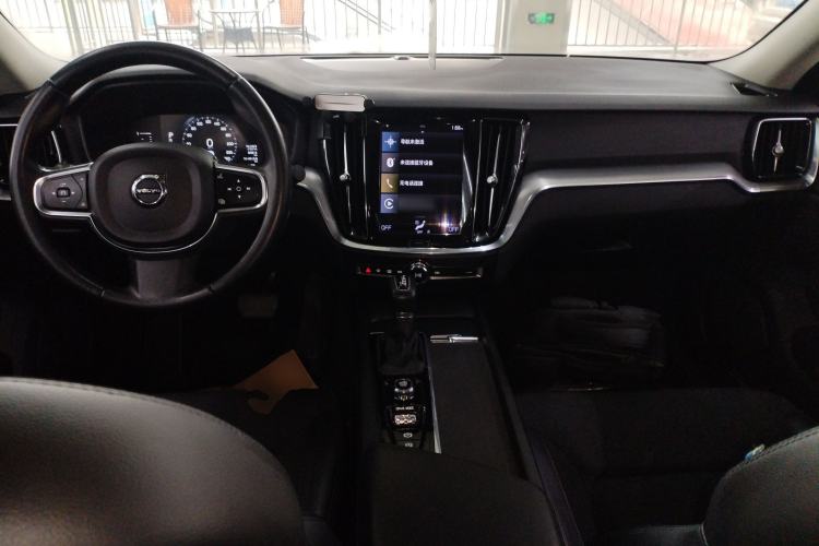 Used Volvo S60 2021 T3 SmartDrive Luxury Edition Center Console