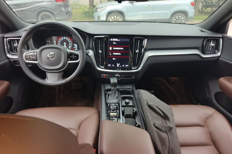 Used Volvo S60 2021 T4 Zhiyi Luxury Edition Center Console