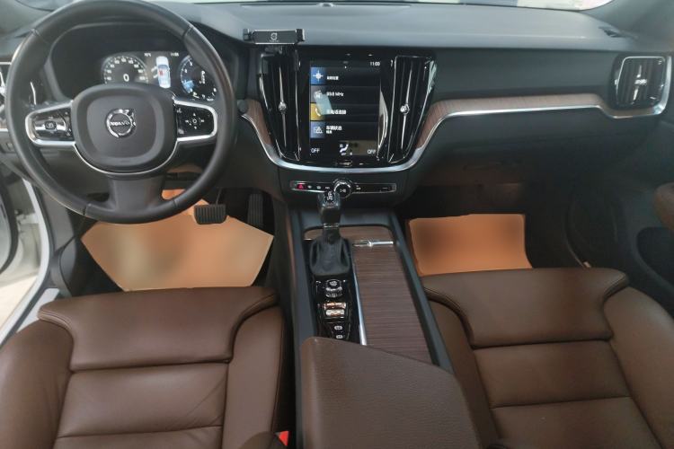 Used Volvo S60 2021 T4 Zhiyuan Luxury Edition Center Console