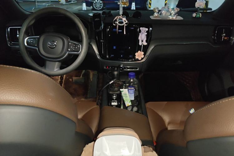 Used Volvo S60 2021 T4 Zhiyi Luxury Edition Center Console