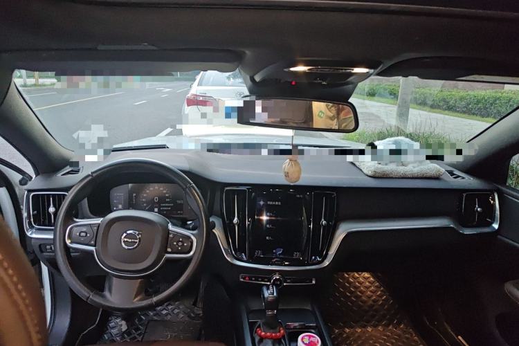 Used Volvo S60 2021 T4 Zhiyi Luxury Edition Center Console