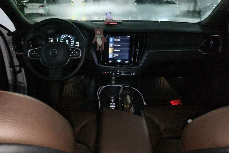 Used Volvo S60 2021 T4 Zhiyi Luxury Edition Center Console