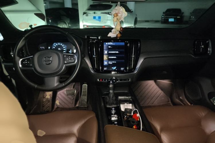 Used Volvo S60 2021 T4 Zhiyi Luxury Edition Center Console