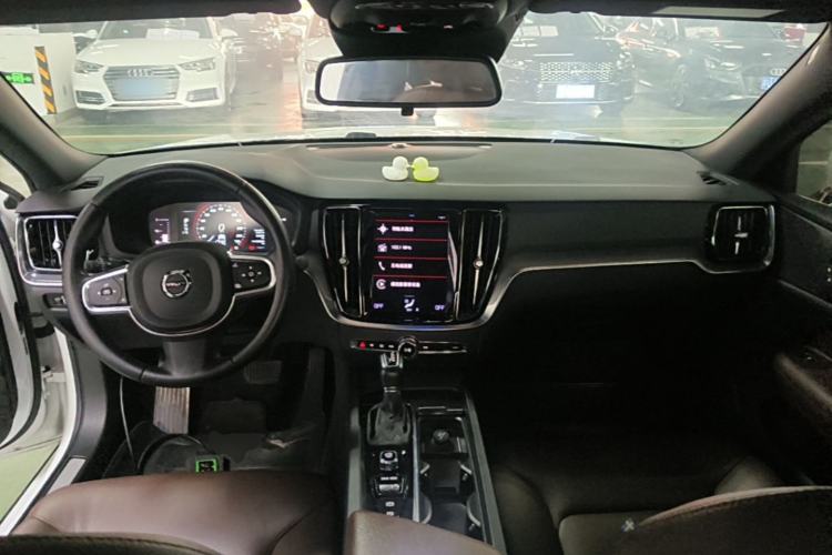 Used Volvo S60 2021 T4 Zhiyi Luxury Edition Center Console