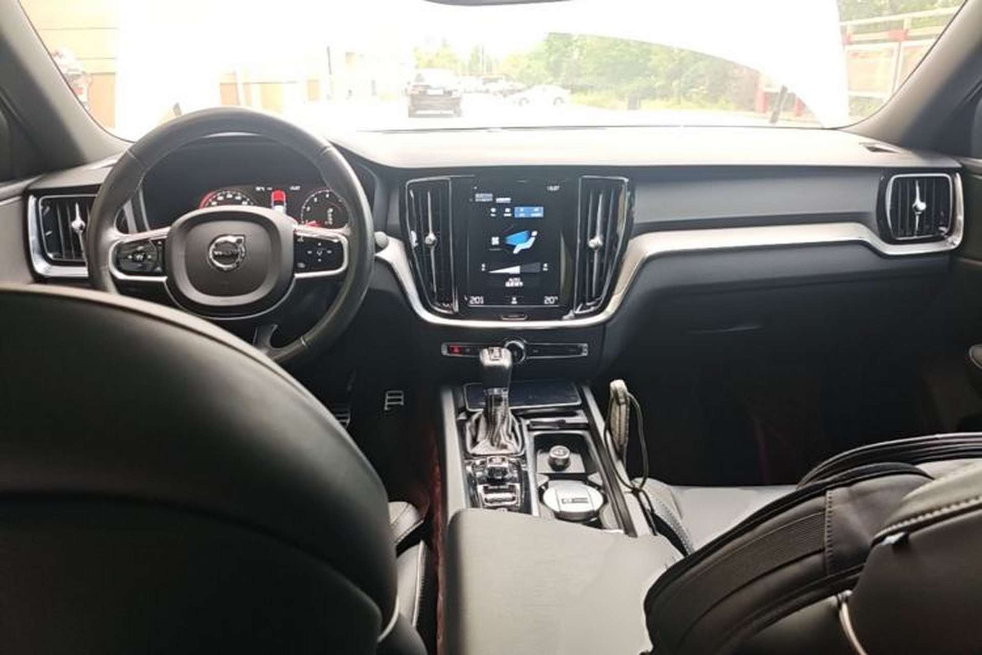 Used Volvo S60 2021 T4 Zhiyuan Sport Edition Center Console