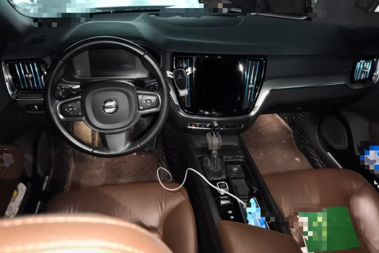 Used Volvo S60 2021 T4 Zhiyi Luxury Edition Center Console