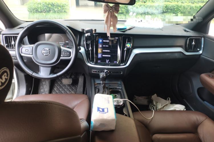Used Volvo S60 2021 T4 Zhiyi Luxury Edition Center Console