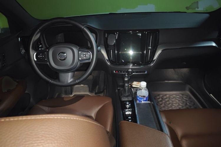 Used Volvo S60 2021 T4 Zhiyi Luxury Edition Center Console