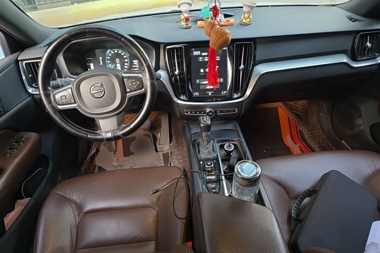 Used Volvo S60 2021 T4 Zhiyi Luxury Edition Center Console