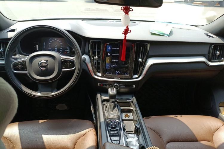 Used Volvo S60 2021 T4 Zhiyi Luxury Edition Center Console
