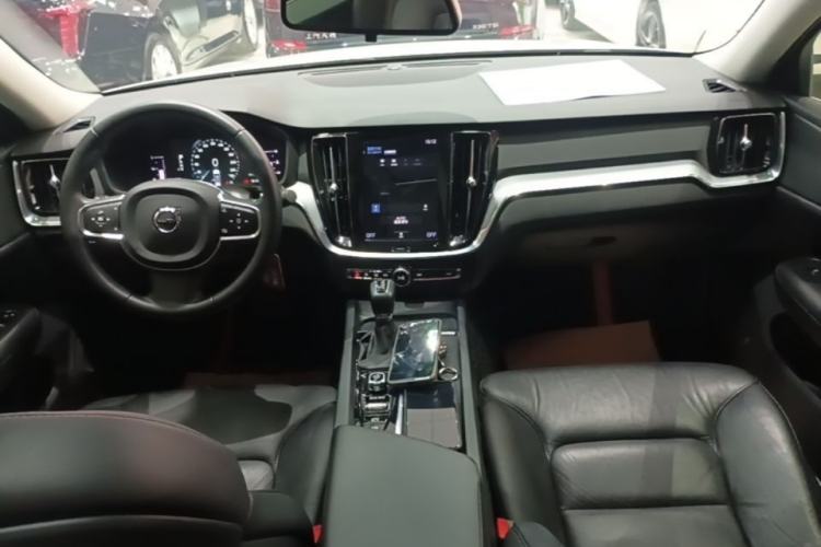 Used Volvo S60 2021 T4 Zhiyi Luxury Edition Center Console
