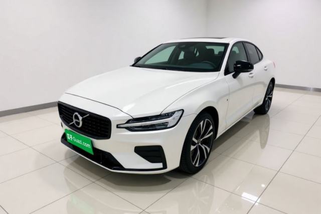 Używany Volvo S60 2021 T4 Zhiyuan Sport Edition