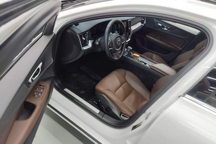 Used Volvo S60 2021 T4 Zhiyi Luxury Edition Driver Seat