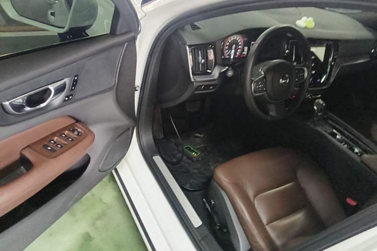 Used Volvo S60 2021 T4 Zhiyi Luxury Edition Driver Seat
