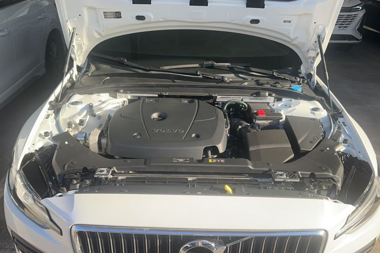 Used Volvo S60 2021 T4 Zhiyi Luxury Edition Engine Bay
