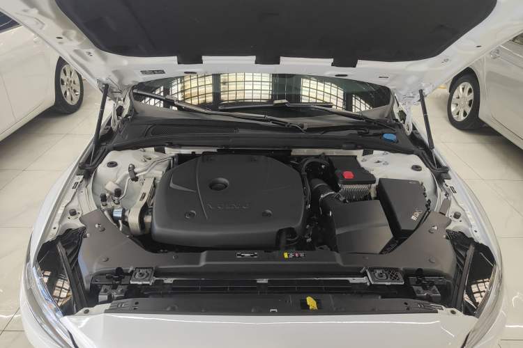 Used Volvo S60 2021 T4 Zhiyi Luxury Edition Engine Bay