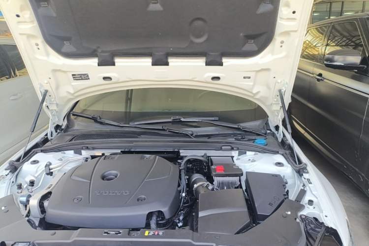 Used Volvo S60 2021 T4 Zhiyi Luxury Edition Engine Bay