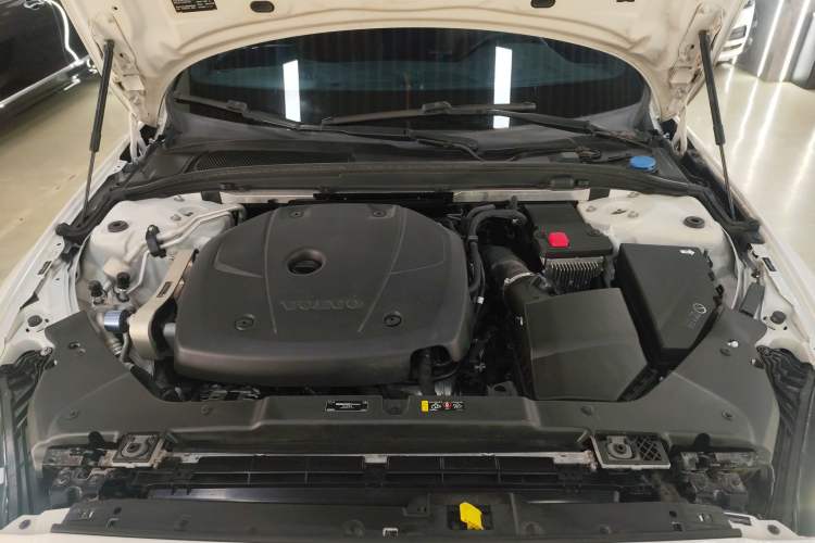 Used Volvo S60 2021 T4 Zhiyuan Luxury Edition Engine Bay