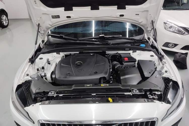 Used Volvo S60 2021 T4 Zhiyi Luxury Edition Engine Bay
