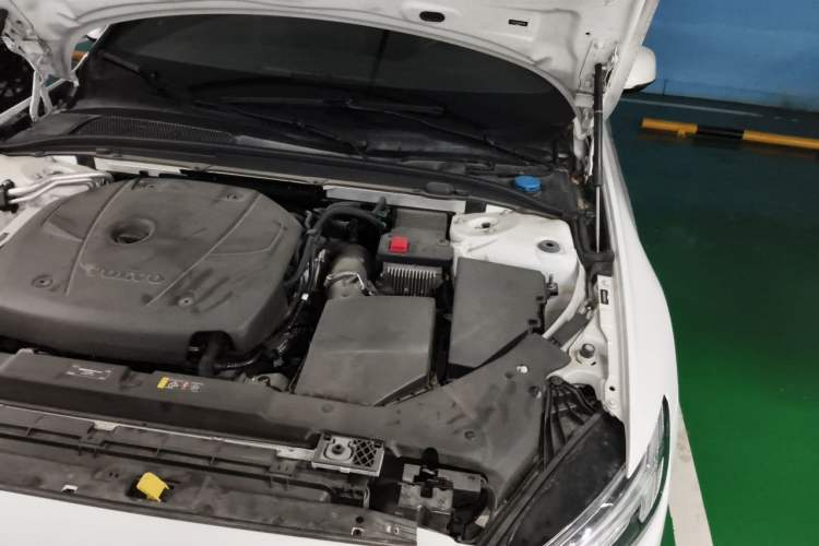 Used Volvo S60 2021 T4 Zhiyi Luxury Edition Engine Bay Left