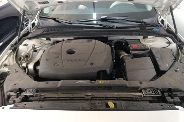 Used Volvo S60 2021 T4 Zhiyi Luxury Edition Engine Bay