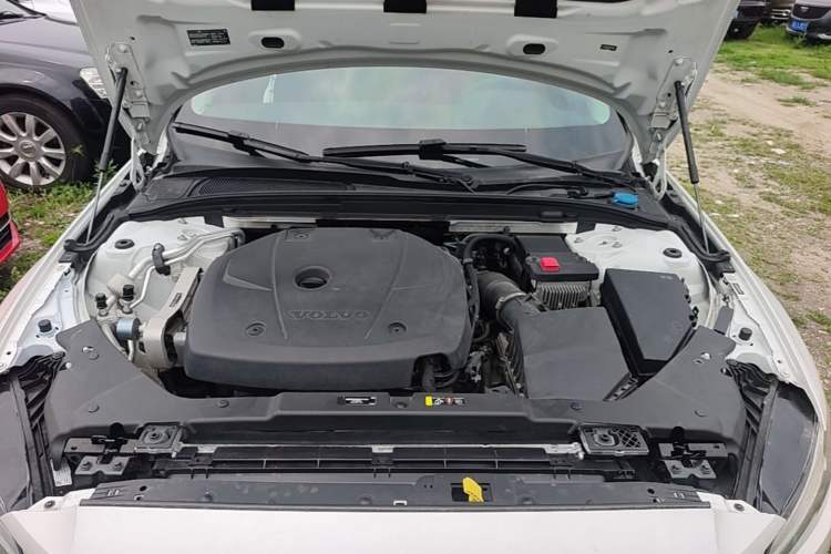 Used Volvo S60 2021 T4 Zhiyi Luxury Edition Engine Bay