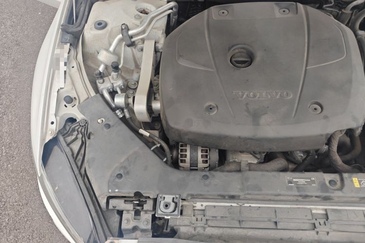 Used Volvo S60 2021 T4 Zhiyuan Sport Edition Engine Bay Right