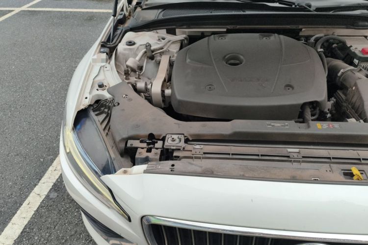 Used Volvo S60 2021 T4 Zhiyi Luxury Edition Engine Bay Right