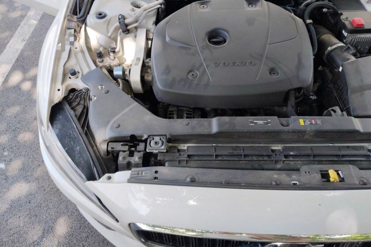 Used Volvo S60 2021 T4 Zhiyi Luxury Edition Engine Bay Right