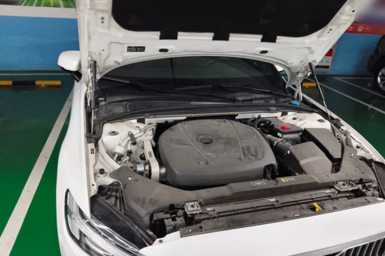 Used Volvo S60 2021 T4 Zhiyi Luxury Edition Engine Bay Right