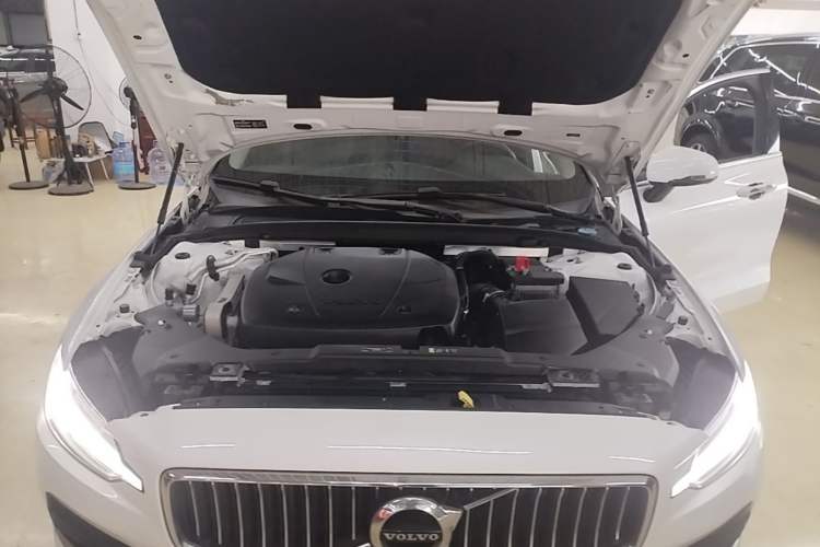 Used Volvo S60 2021 T3 SmartDrive Luxury Edition Engine Bay