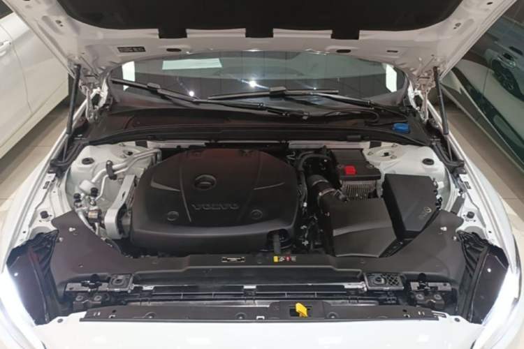 Used Volvo S60 2021 T4 Zhiyi Luxury Edition Engine Bay