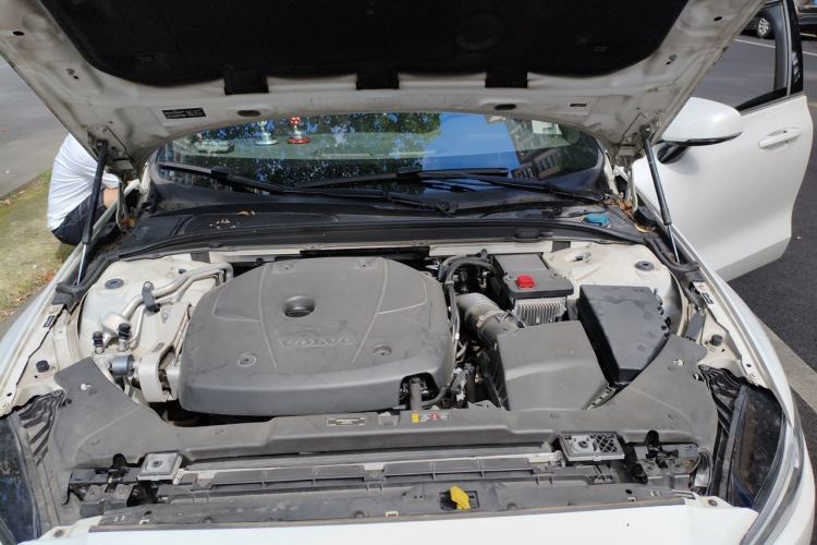 Used Volvo S60 2021 T4 Zhiyi Luxury Edition Engine Bay