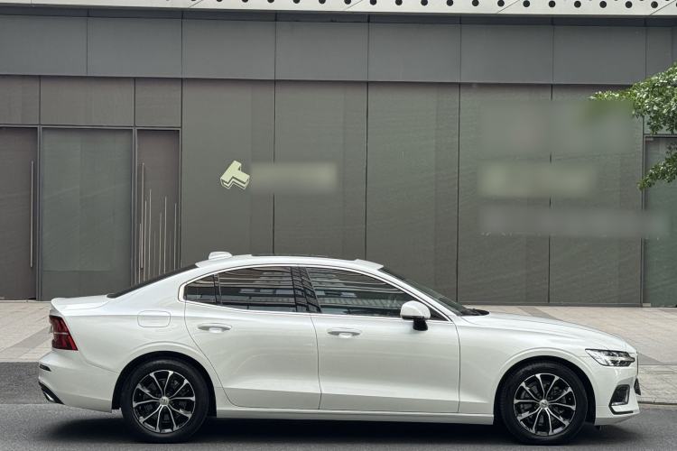 Used Volvo S60 2021 T4 Zhiyi Luxury Edition Exterior 10