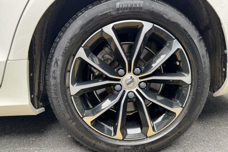 Used Volvo S60 2021 T4 Zhiyi Luxury Edition Exterior 12
