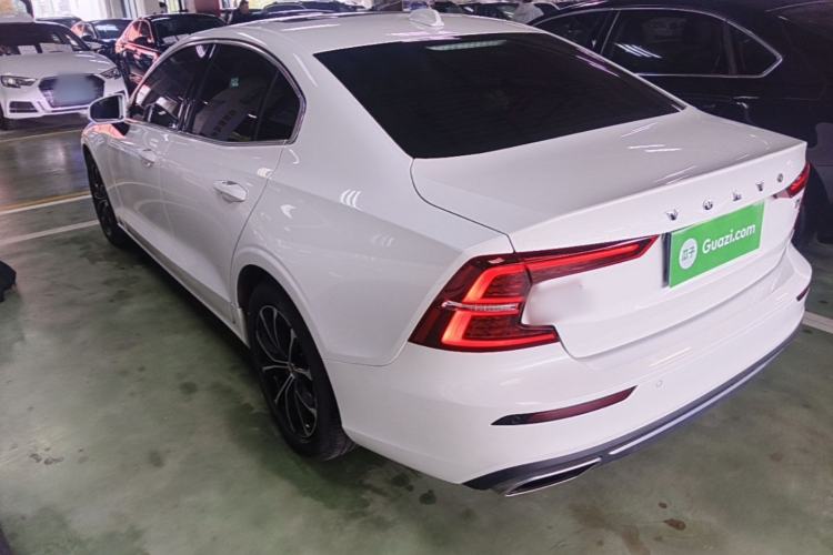 Used Volvo S60 2021 T4 Zhiyi Luxury Edition Exterior 2