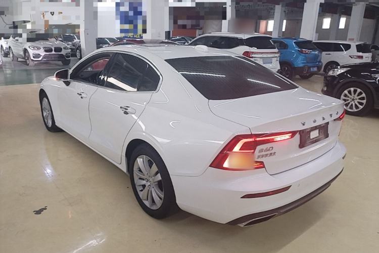 Used Volvo S60 2021 T3 SmartDrive Luxury Edition Exterior 2
