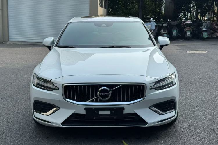 Used Volvo S60 2021 T4 Zhiyi Luxury Edition Exterior 2