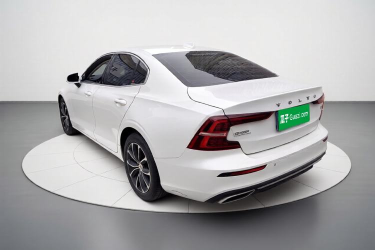 Used Volvo S60 2021 T4 Zhiyi Luxury Edition Exterior 3