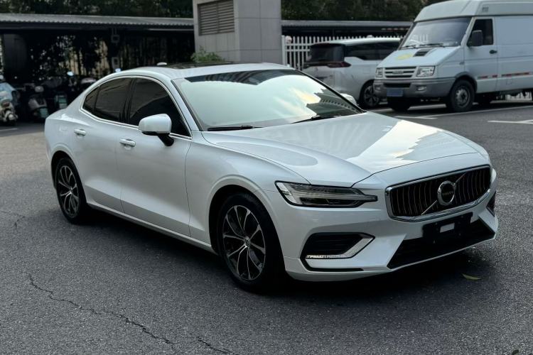 Used Volvo S60 2021 T4 Zhiyi Luxury Edition Exterior 3