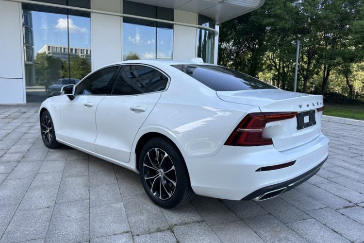 Used Volvo S60 2021 T4 Zhiyi Luxury Edition Exterior 4